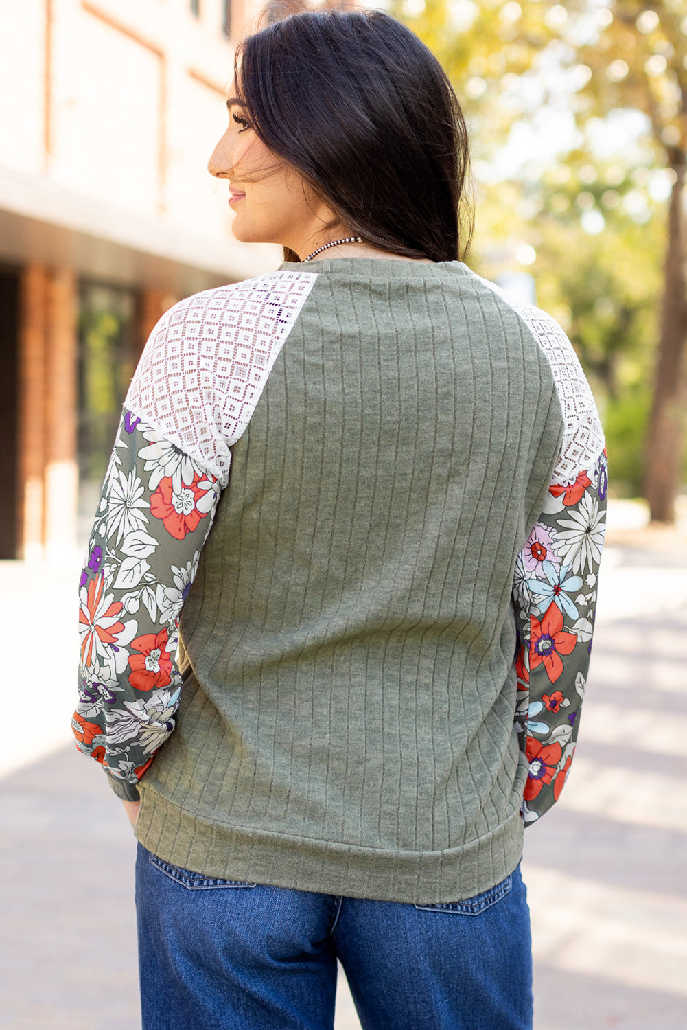 Laurel Green – Langärmlige, gerippte Bluse mit Blumen-Patchwork