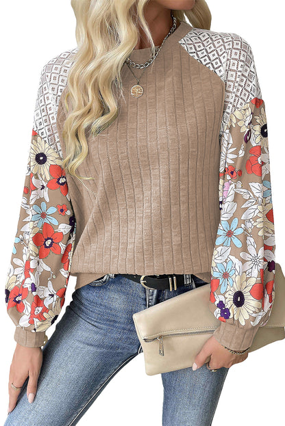 Langärmlige gerippte Bluse mit Patchwork-Muster und Blumenmuster
