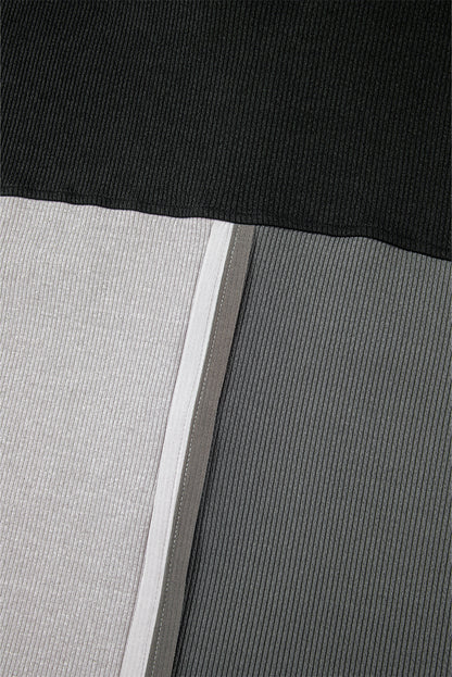 Graues Oversize-Sweatshirt mit geripptem Kragen und Farbblockdesign