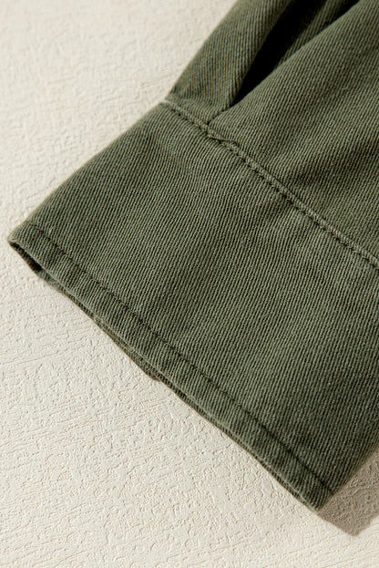 Moosgrüne Jacke mit Druckknopf-Reißverschluss und engem Taillenkragen