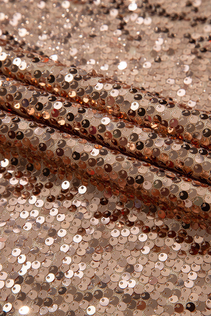 Goldfarbenes, Paillettenbesetztes Minikleid mit langen Ärmeln und Cut-Out am Rücken
