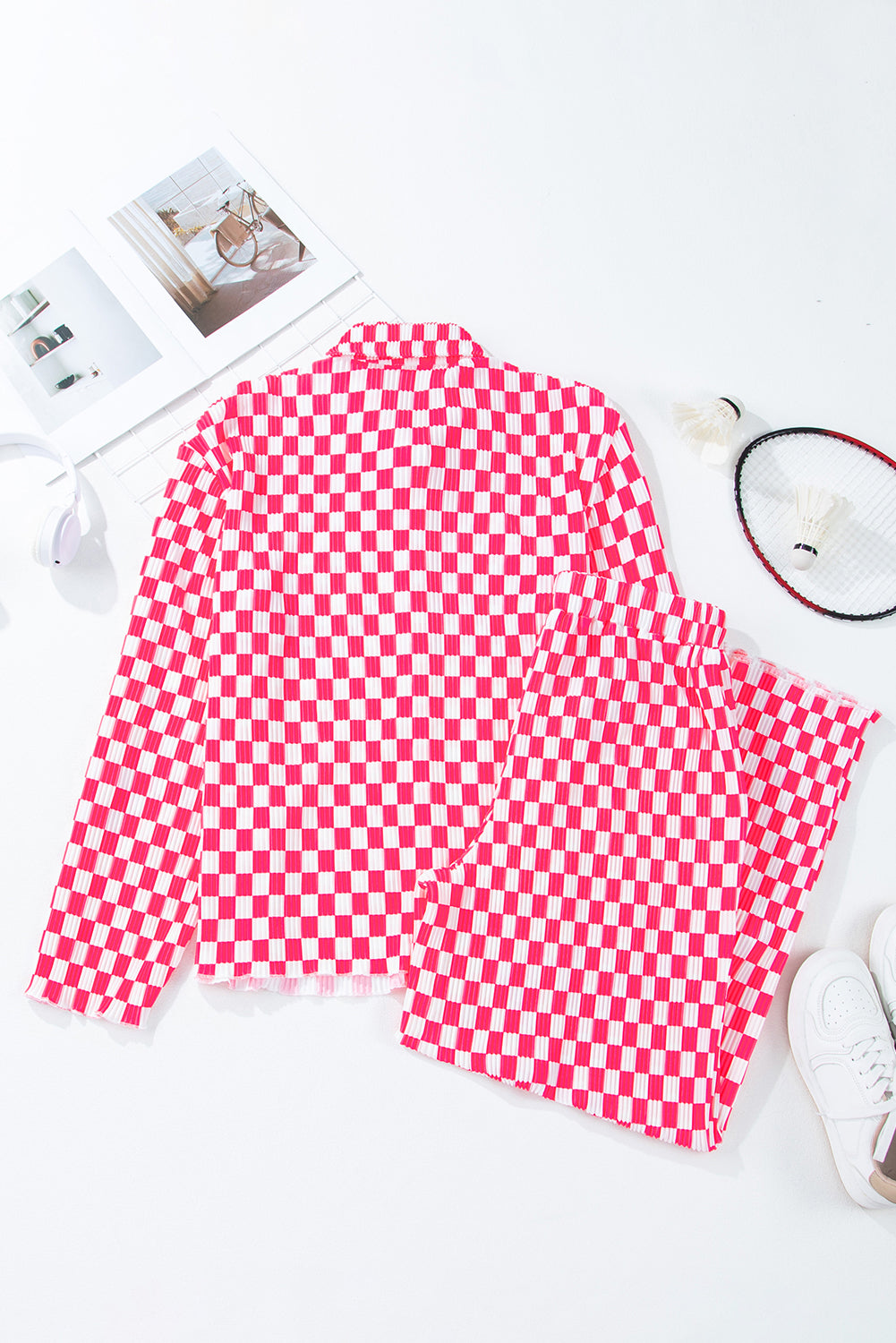 Rosa Pyjama-Set mit kariertem Hemd mit Knöpfen und hoch taillierter Hose