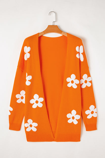 Orangefarbener, lockerer Strickcardigan mit Blumenmuster und offener Vorderseite