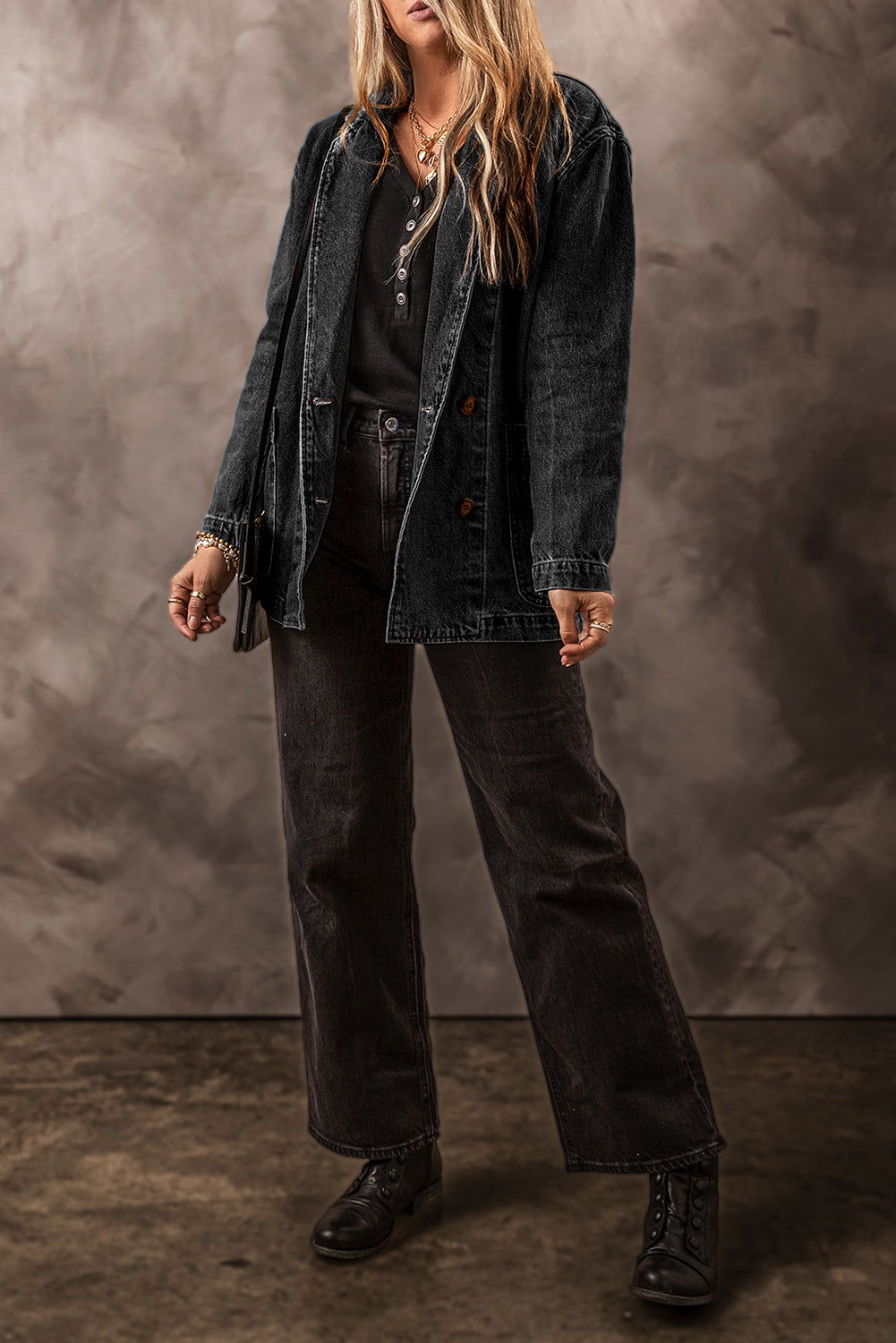 Schwarze Jeansjacke mit Seitentaschen und Reverskragen