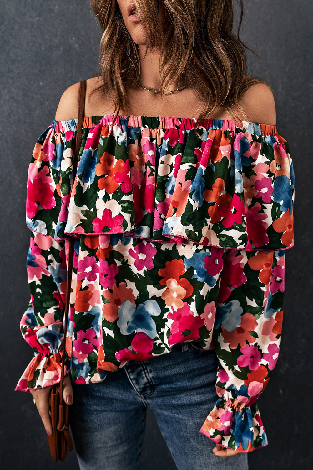Schulterfreie Bluse mit Blumenmuster und Rüschen