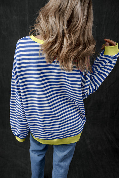 Übergroßes Pullover-Sweatshirt mit Kontrastbesatz und blauen Streifen