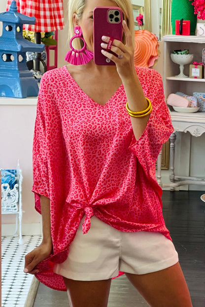 Oversize-Oberteil mit V-Ausschnitt und Halbarm und Leopardenmuster in Rosa