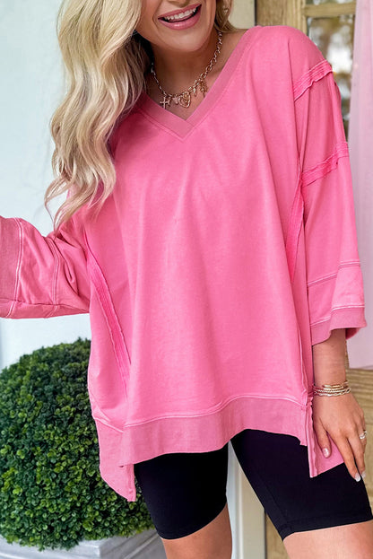 Bonbon T-Shirt mit V-Ausschnitt und Armbandärmeln und Mineralwaschung