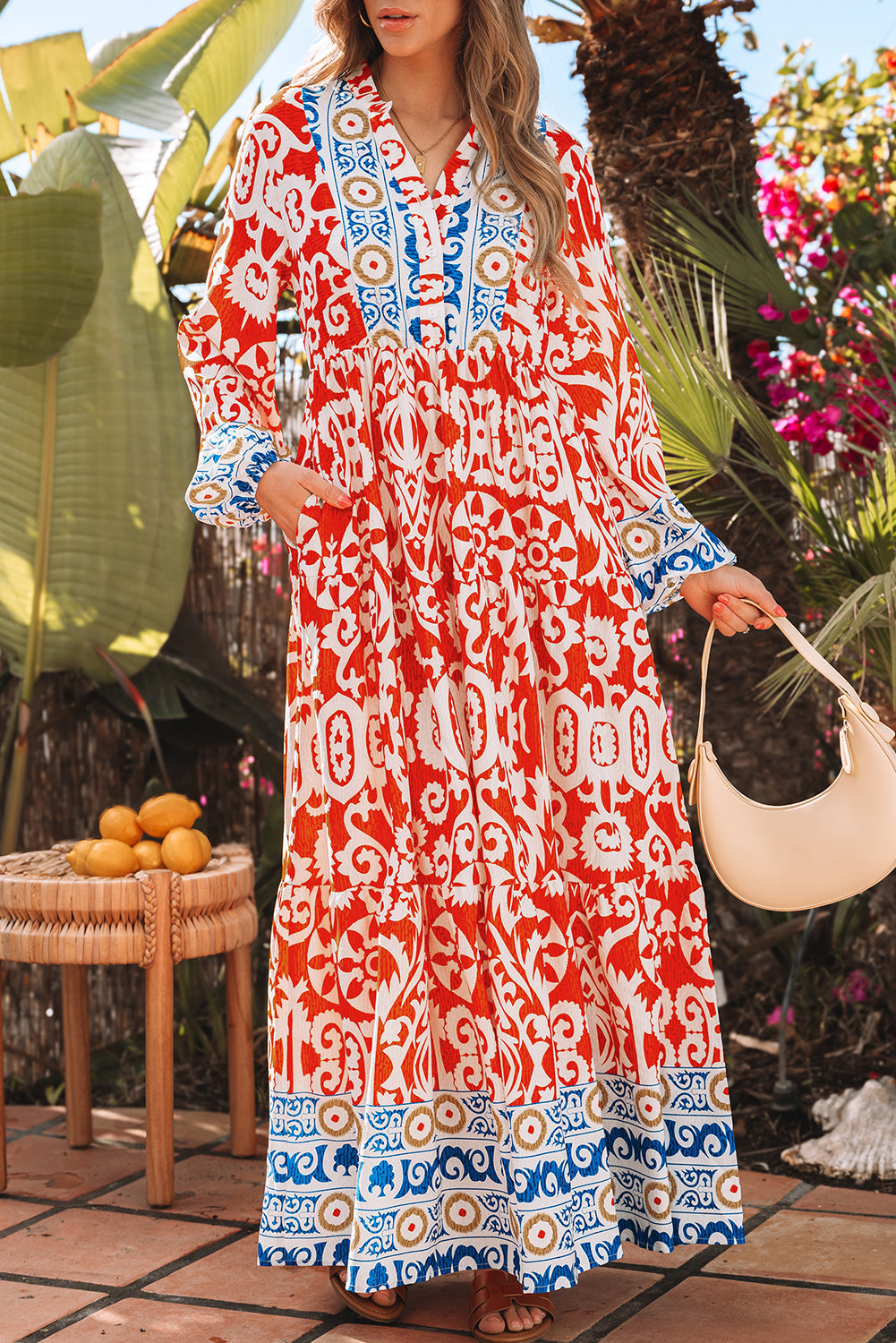 Oranges Boho-Maxikleid mit geometrischem Print und langen Ärmeln