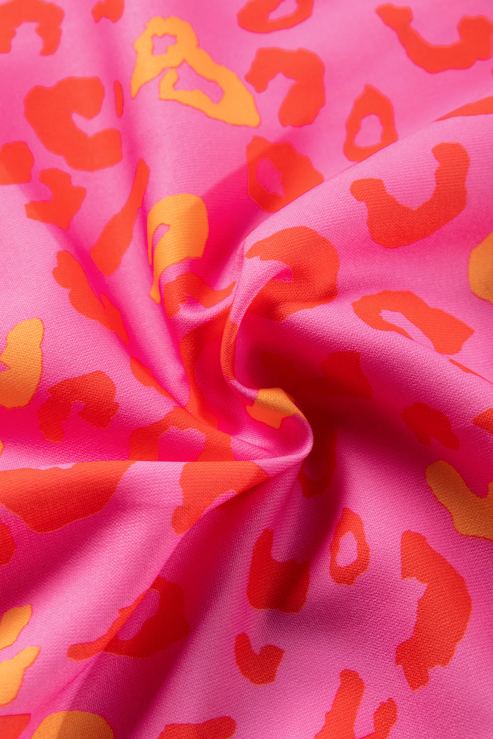 Rosa Bluse mit V-Ausschnitt und Leopardenmuster