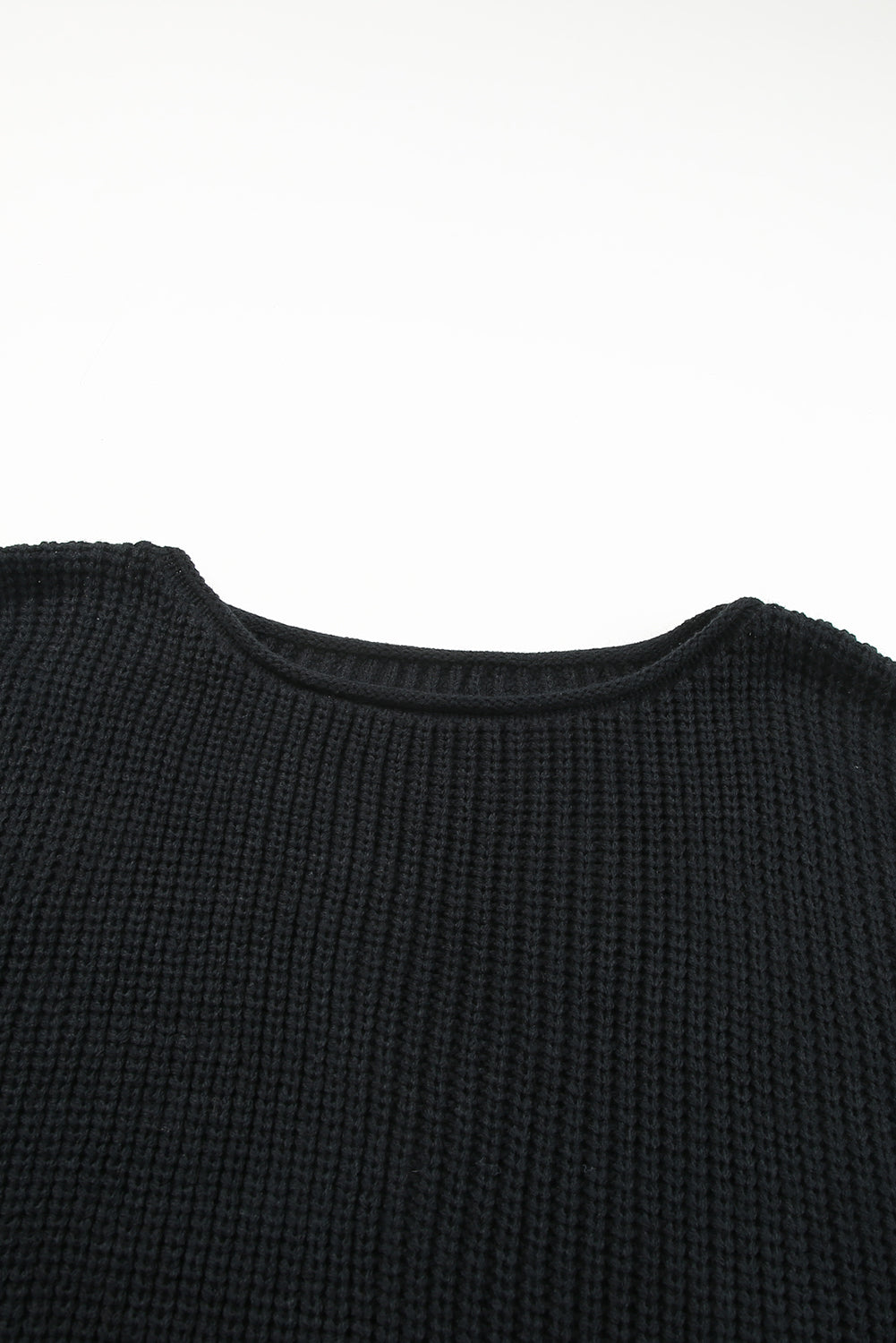 Schwarzer, lockerer Pullover mit Häkelmuster und Glockenärmeln