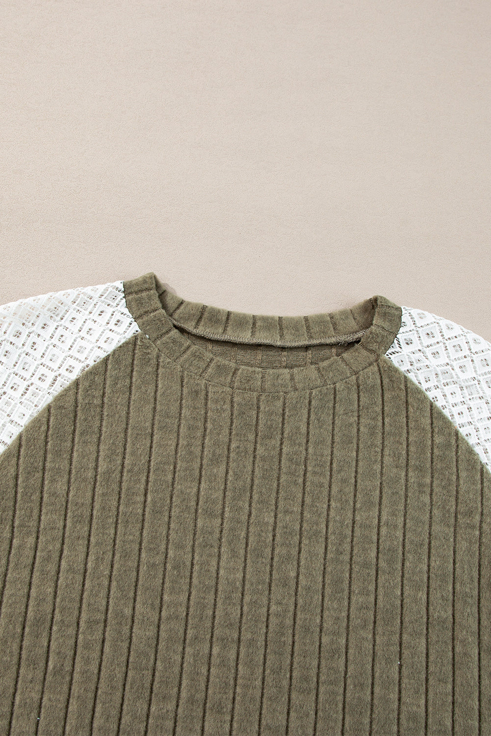 Vineyard Green – Bluse mit strukturiertem Patchwork-Blumenmuster und Raglanärmeln in Übergröße
