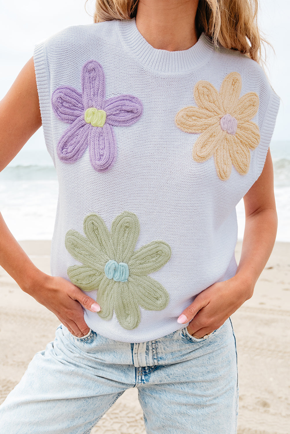 Weiße, mehrfarbige, kurzärmlige Pullover mit Häkelblumenmuster