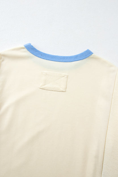 Beiges Oversize-Sweatshirt mit Stern-Patchwork und sichtbaren Nähten