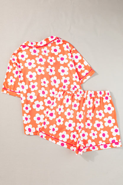 Orangefarbenes Pyjama-Set mit kurzärmligem Hemd und Blumenmuster