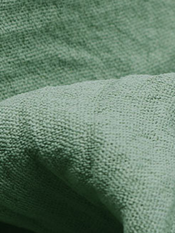 Damenbluse mit Rüschen und Spitzeneinsatz auf der Brust 