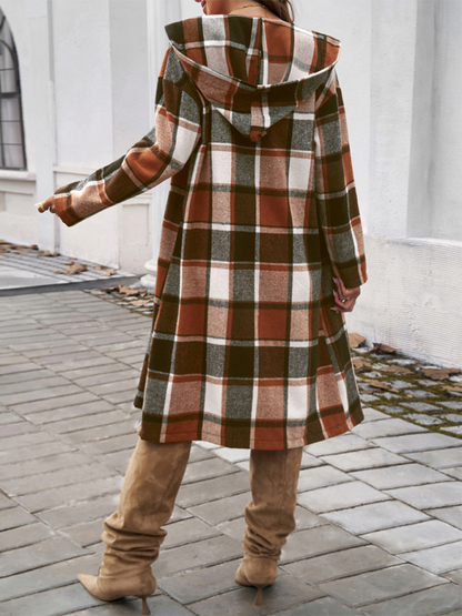 Lässige, lockere Damenjacke mit karierter Kapuze und Knöpfen in Kontrastfarbe 