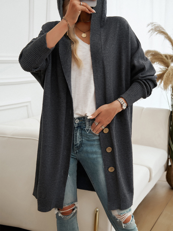 Lässige, lockere Strickjacke mit Knopfleiste und Kapuze 
