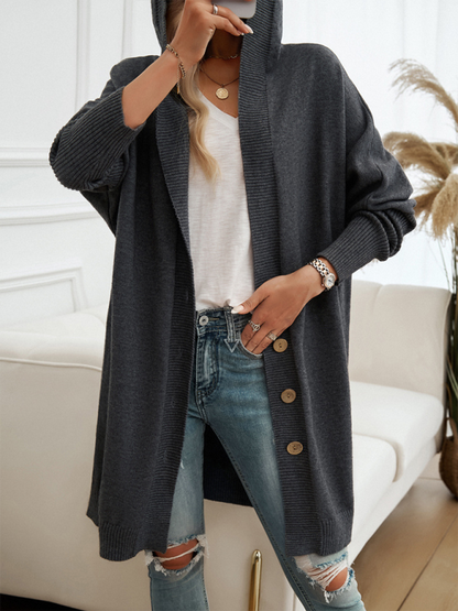 Lässige, lockere Strickjacke mit Knopfleiste und Kapuze 