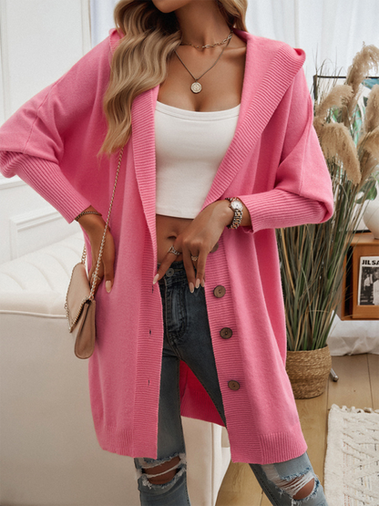 Lässige, lockere Strickjacke mit Knopfleiste und Kapuze 